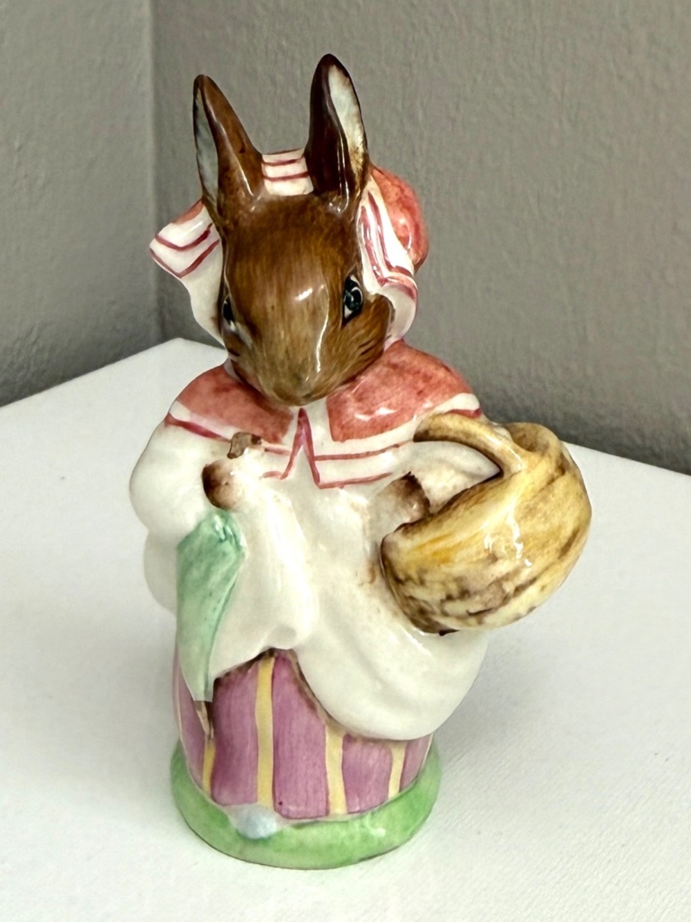VNTG F. Warne & Co Beatrix Potter's Mrs. Rabbit Beswick England Figurine 1951